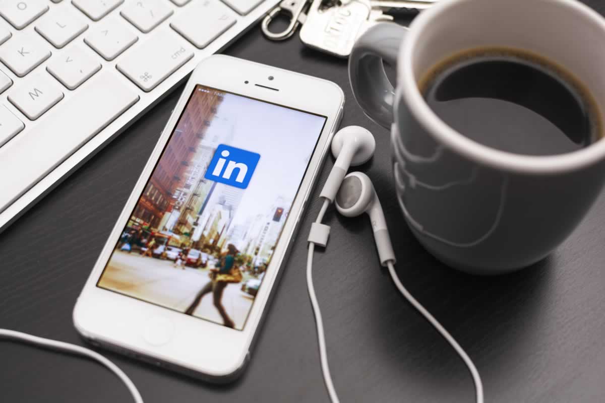 Why Should Every Student Be on LinkedIn?:image student-linkedIn-02